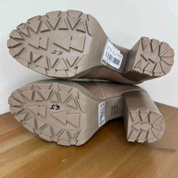 NEW Schutz Leather Heeled Lug Ankle Chelsea Boots - Billie Mocaccino Size 6.5 - Picture 8 of 9